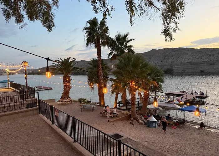 Cozy River Front Lookout * Bullhead City